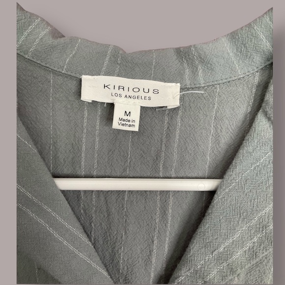 Cropped Gray Striped Button-Down Shirt - Picture 3 of 3